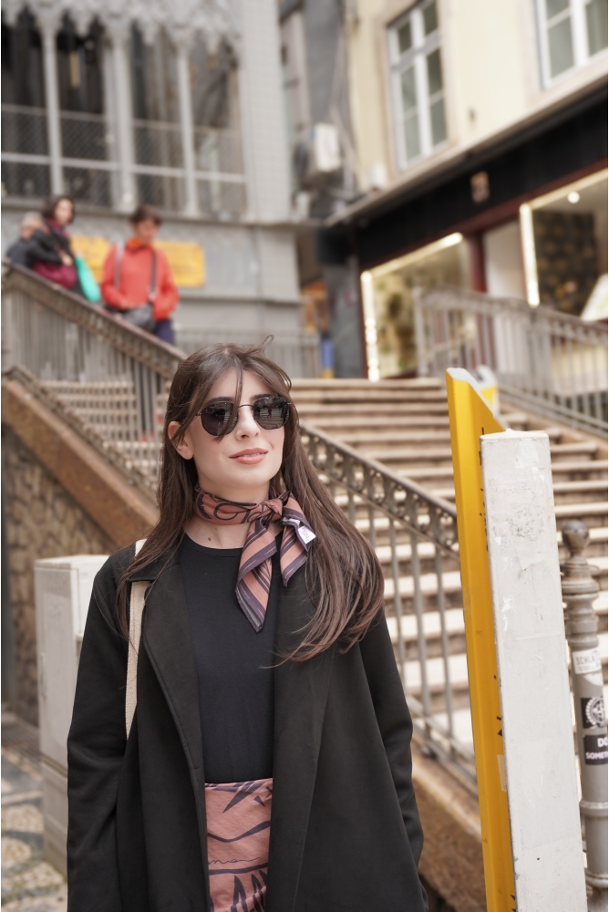 Lenço Caju 60x60 (Marrom)