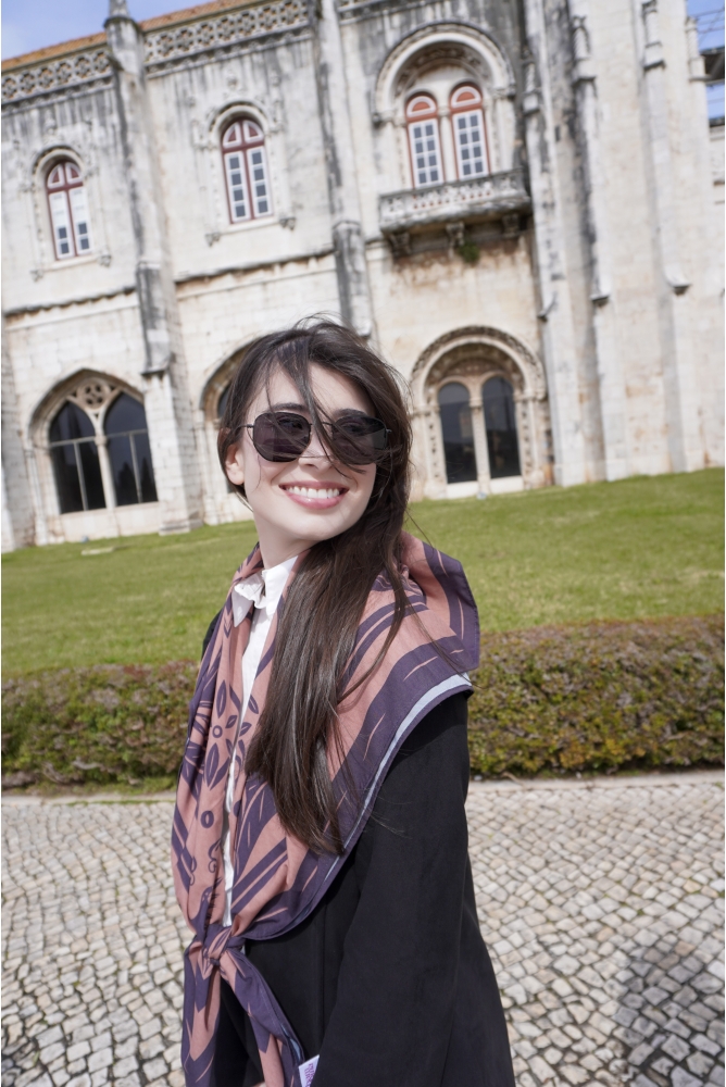 Lenço Caju 110x110 (Marrom)