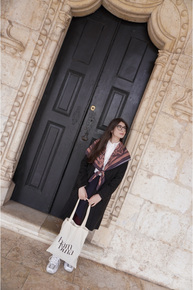 Lenço Caju 110x110 (Marrom)