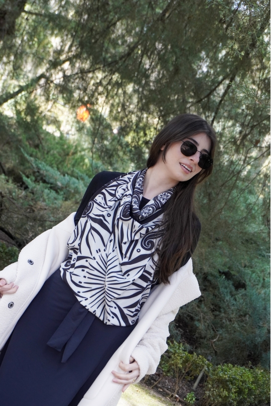 Lenço Mandacaru 110x110 (Preto)